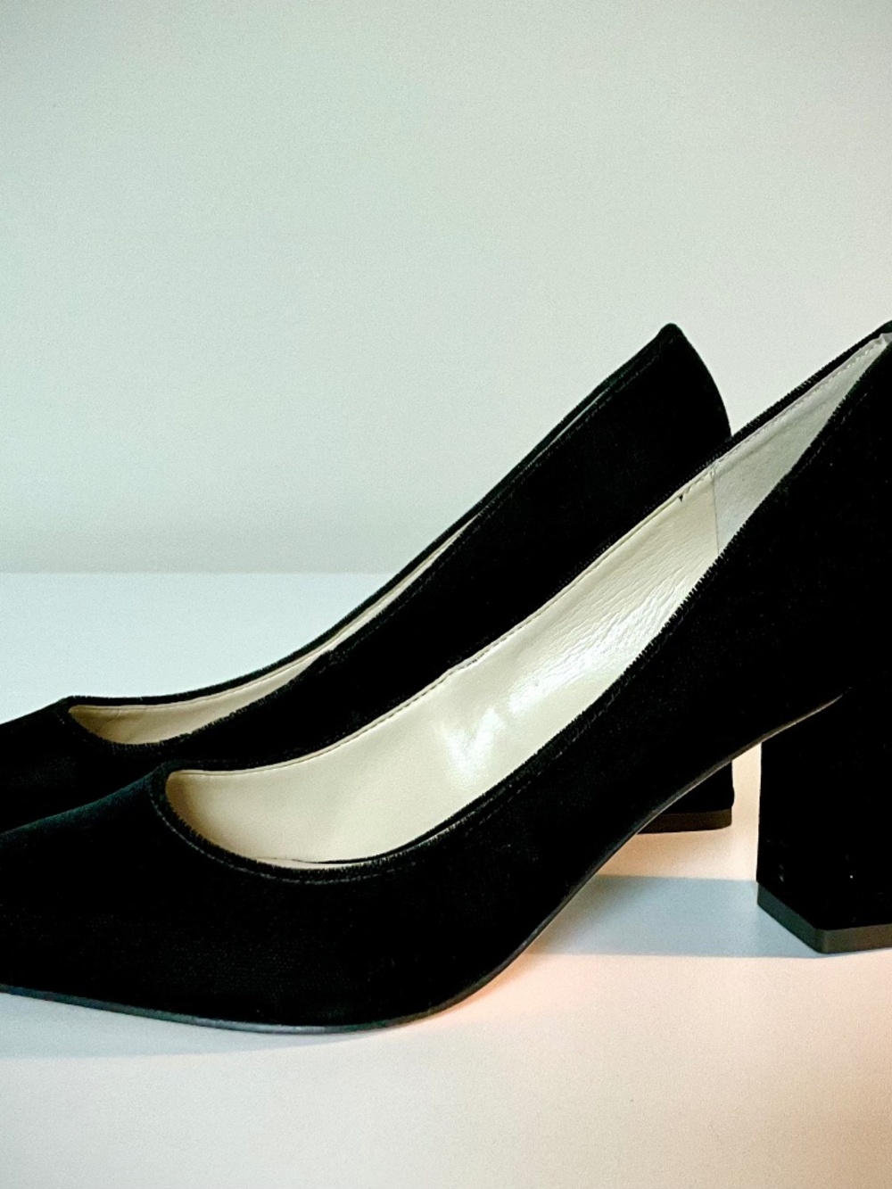 Black velvet Marc Jacobs block heel pump